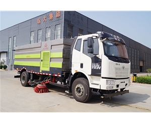 8噸洗掃車(chē) YYD5181TXSC6(一汽解放）（右45°）