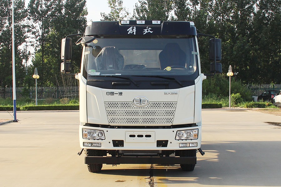 壓縮式對(duì)接垃圾車 YYD5180ZDJC6（正前）